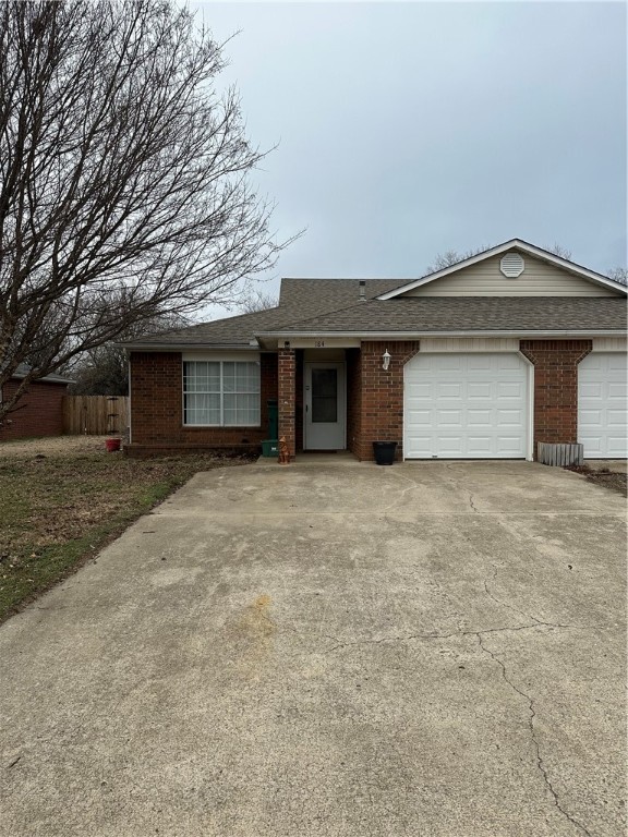 Farmington all brick 3 bed, 2 bath, single car garage duplex. Privacy fenced backyards. 184 Killdeer is occupied and rented at $1200 per month with an expiration of 2/28/24. 186 Killdeer is occupied and rented at $1250 per month with an expiration of 6/30/24. Pictures are from 184 Killdeer.