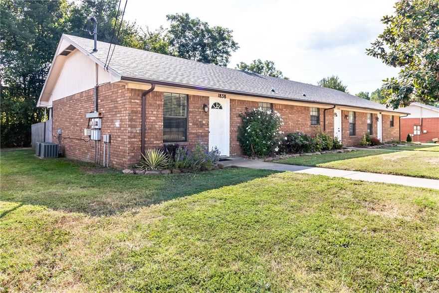 Located just South of the U of A, MLK and Baum Stadium and just East of I-49, this listing is comprised of
two - triplex buildings, and 1 duplex building. Each individual unit is roughly 810 sq ft, and contains 2
bedrooms, 1 full bath, a covered patio, and privacy fenced backyard. These units are all electric, have
electric ranges, dishwashers, and full size washers / dryers. The flooring is ceramic tile throughout, and
all three buildings had their roof replaced within the last two years. All units are currently tenant
occupied, and the tenants should not be disturbed without Seller approval. One triplex faces 18th Street -
2051, 2053, and 2055 18th Street. The next triplex building contains 1838, 1840, and 1842 W Custer, and
the last duplex building contains 1854 and 1856 W Custer.