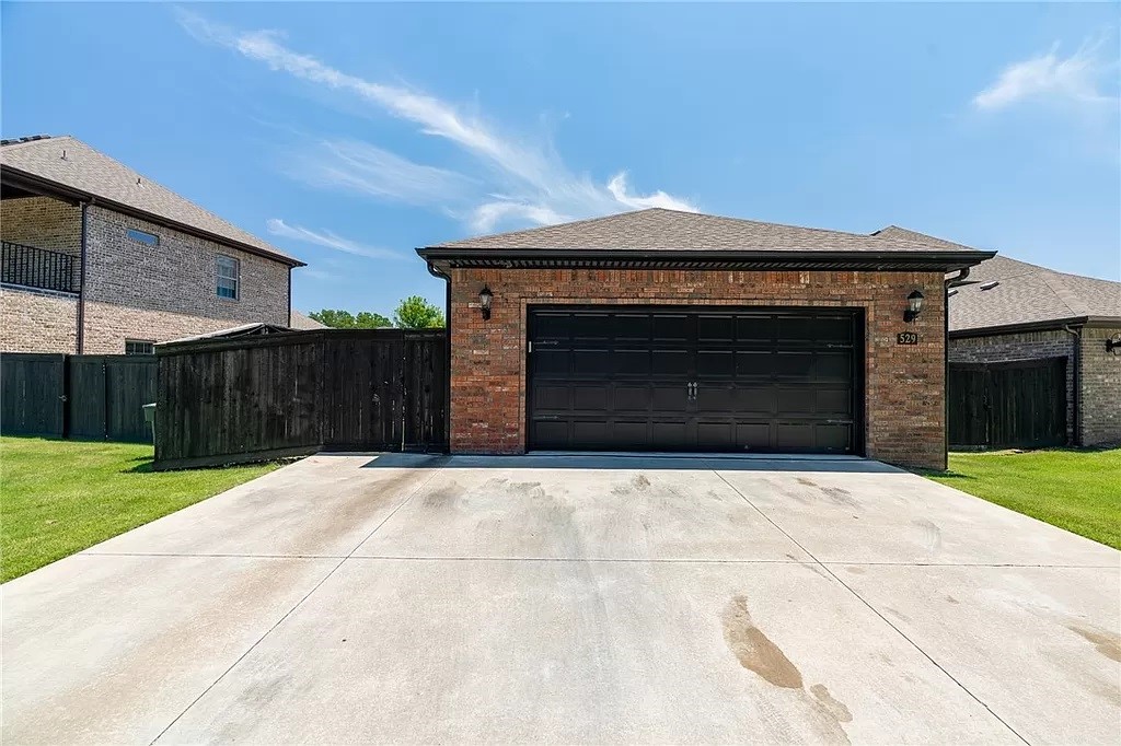 Town Homes At Forest Hills - Residential