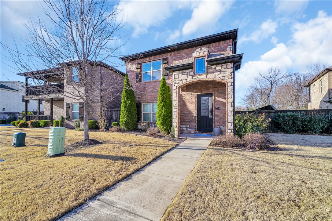 Town Homes At Forest Hills - Residential