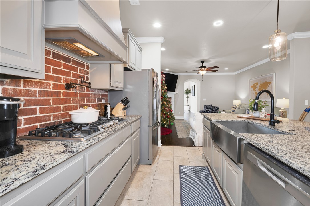 Town Homes At Forest Hills - Residential