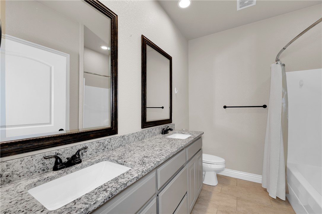 Town Homes At Forest Hills - Residential