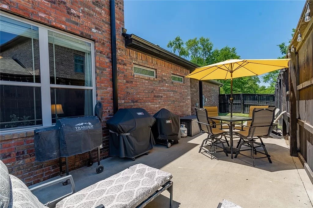 Town Homes At Forest Hills - Residential