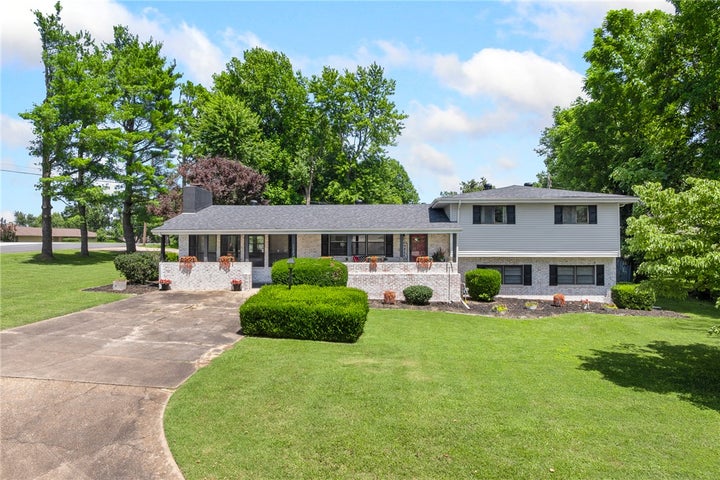 Photo 1 of 42 — 1123 N Liberty Street, Harrison, AR 72601