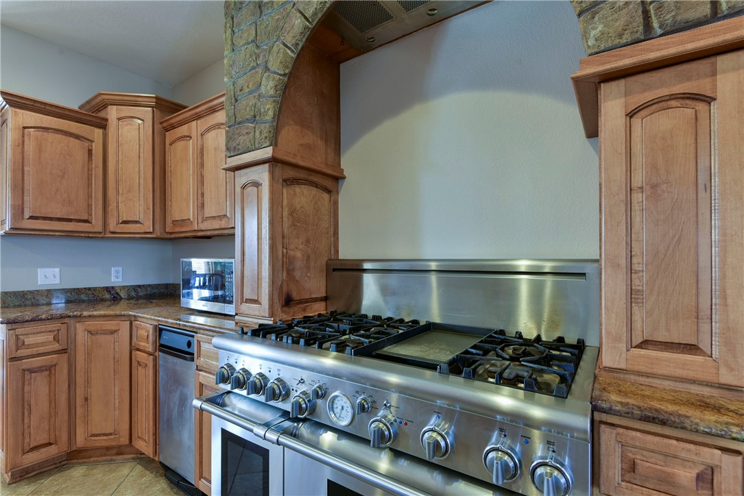 Missouri, 65737, United States, 8 Bedrooms Bedrooms, ,6 BathroomsBathrooms,Residential,Active,2021656