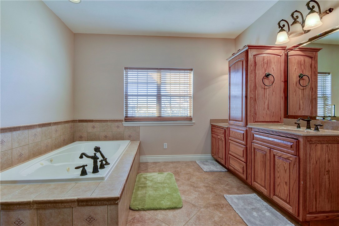 Missouri, 65737, United States, 8 Bedrooms Bedrooms, ,6 BathroomsBathrooms,Residential,Active,2021656