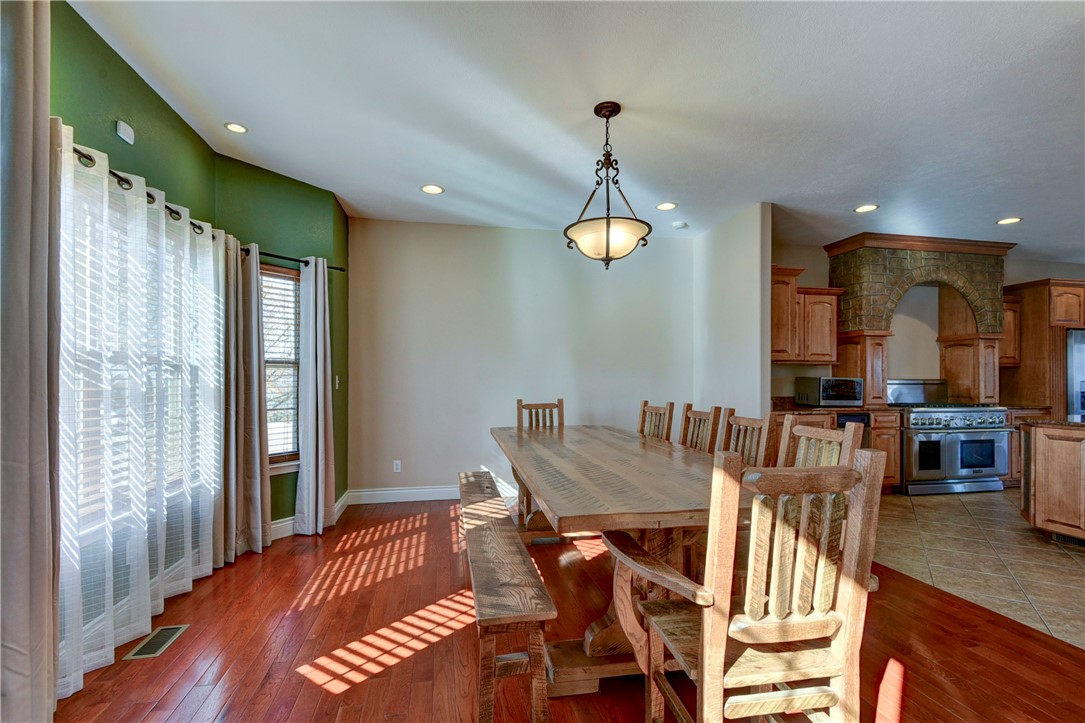 Missouri, 65737, United States, 8 Bedrooms Bedrooms, ,6 BathroomsBathrooms,Residential,Active,2021656