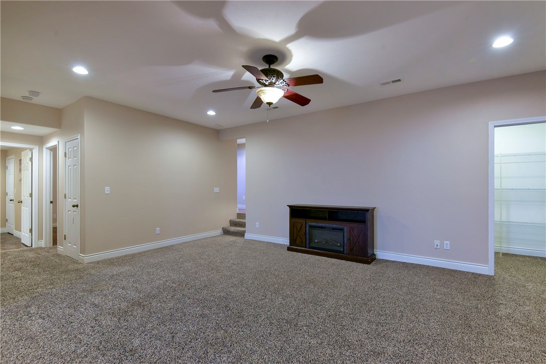 Missouri, 65737, United States, 8 Bedrooms Bedrooms, ,6 BathroomsBathrooms,Residential,Active,2021656