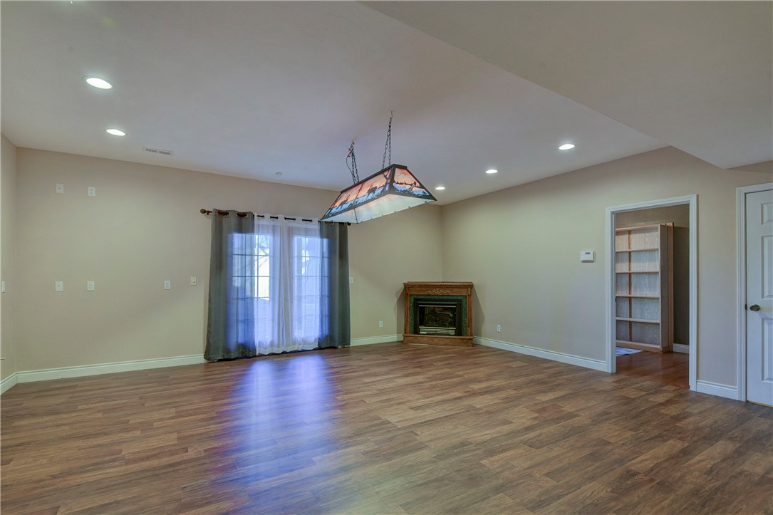 Missouri, 65737, United States, 8 Bedrooms Bedrooms, ,6 BathroomsBathrooms,Residential,Active,2021656