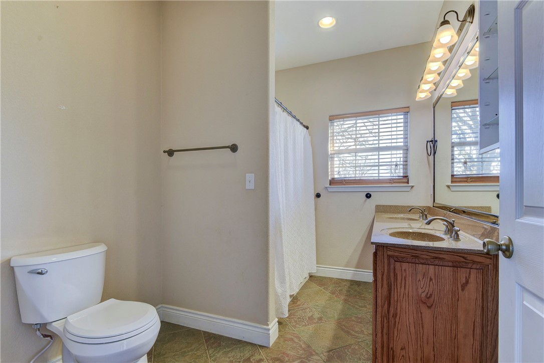Missouri, 65737, United States, 8 Bedrooms Bedrooms, ,6 BathroomsBathrooms,Residential,Active,2021656