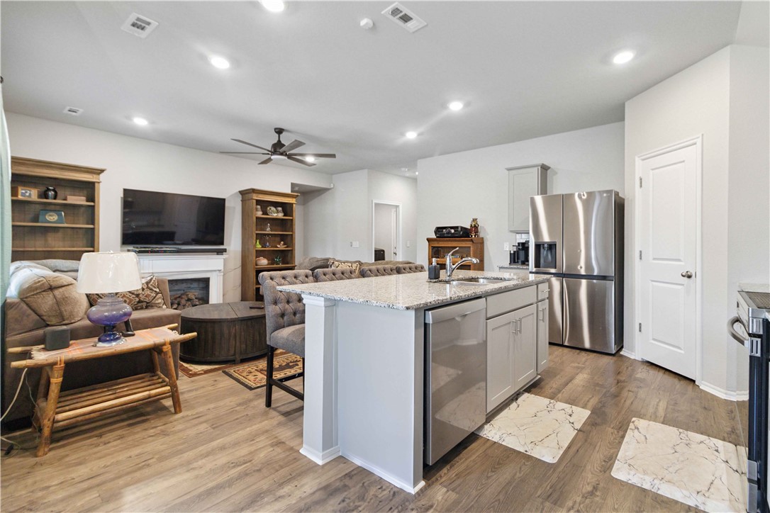Pioneer Woods Ph 3 Gentry - Residential