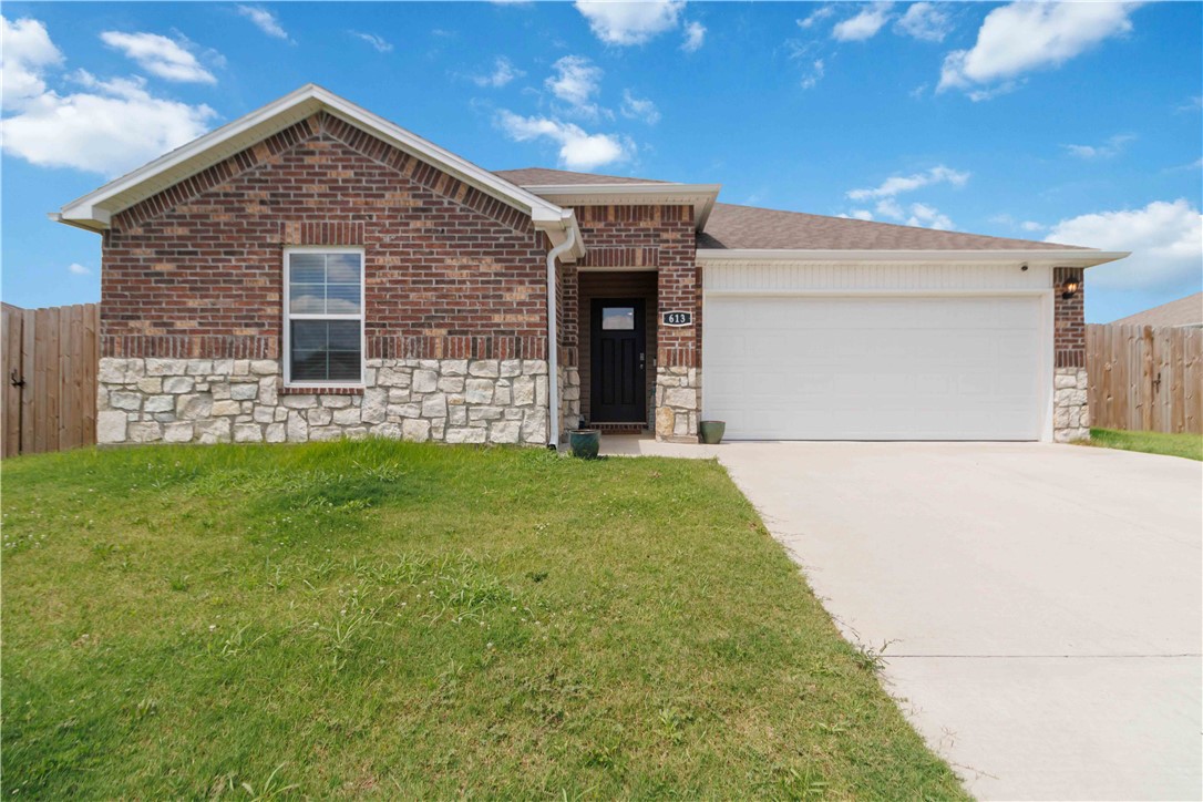 Pioneer Woods Ph 3 Gentry - Residential