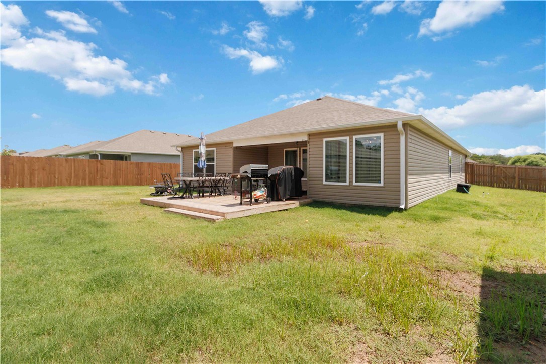 Pioneer Woods Ph 3 Gentry - Residential