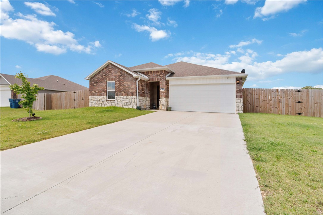 Pioneer Woods Ph 3 Gentry - Residential