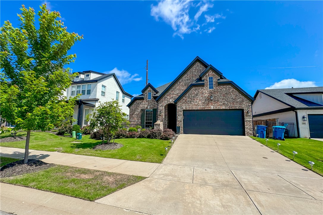 Immaculate 3-bedroom plus large bonus room, 3 full bath, 2,373 sq ft home built in 2020 featuring an open-concept layout with a spacious living area, chefās kitchen with quartz countertops, stainless steel appliances, large island, and walk-in pantry. The primary suite offers a spa-like bath and generous walk-in closet. Hardwood floors extend through the living area and hallway, with carpet in all bedrooms and bonus room. The large bonus room with full bath offers flexible space for an office, playroom, or media room. Additional features include a 2-car garage, attic storage, covered patio, and fully fenced backyard.
Refrigerator, washer, dryer, and outdoor swing convey with the home. Located in top-rated Bentonville School District near Willowbrook Elementary, Bright Field Middle, Fulbright Junior High, and Bentonville High School. HOA covers full landscapingāincluding front, backyard, and irrigation systemāproviding low-maintenance living. Enjoy community amenities like a pool and play area, perfect for families
