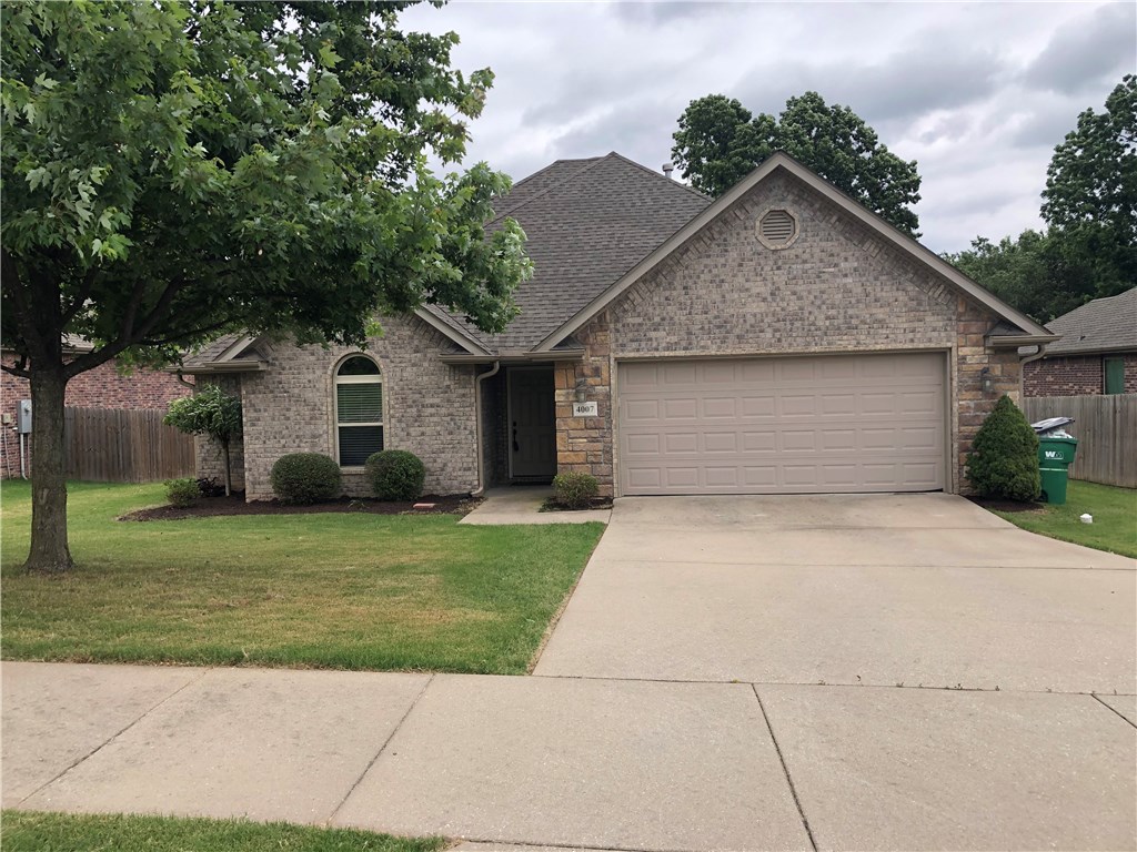 3 BR 2 Bath home in north Springdale. Easy access to I-49. Spacious living room with fireplace. 2 car garage. Kitchen has granite counters and a large pantry. Split bedroom floor plan. Minimum 1 year lease, no smoking, no pets.