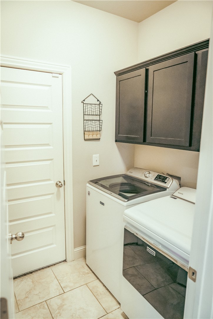 Hamptons, The Cave Spgs - Residential