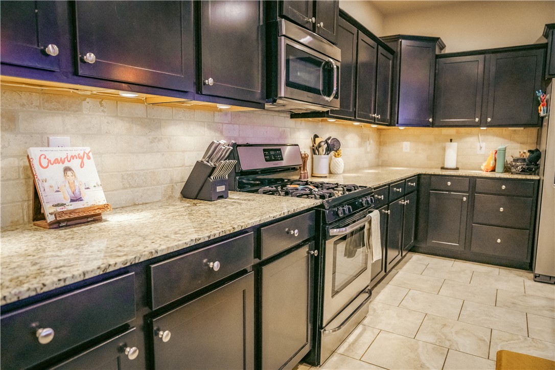 Hamptons, The Cave Spgs - Residential