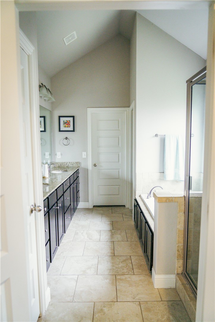 Hamptons, The Cave Spgs - Residential