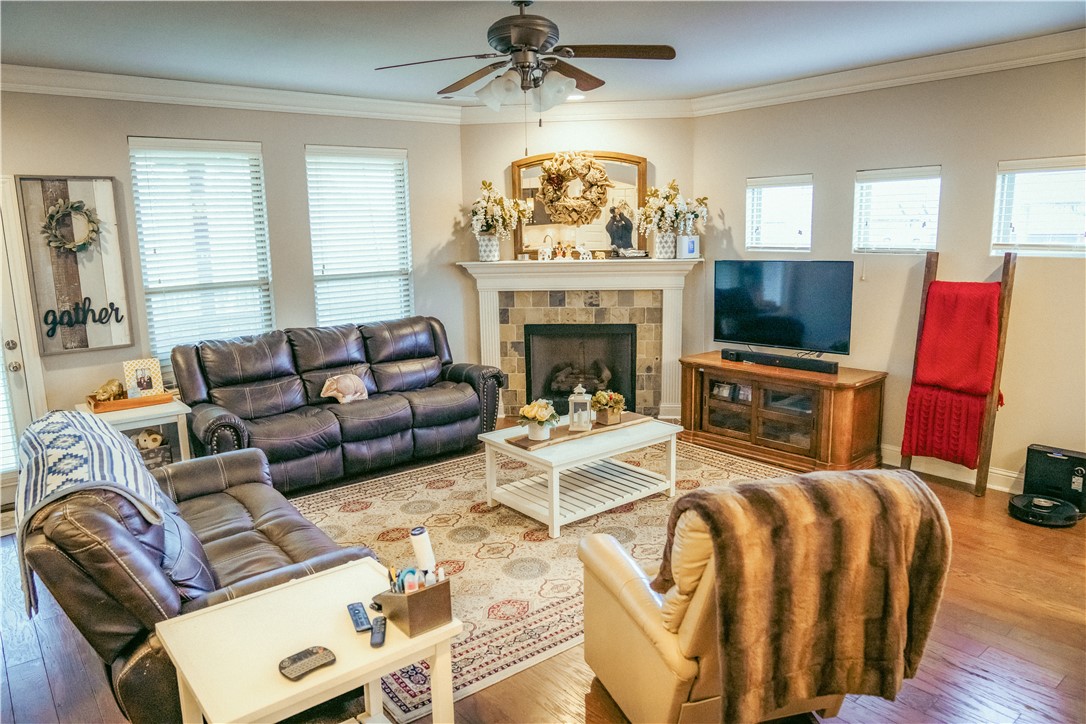 Hamptons, The Cave Spgs - Residential