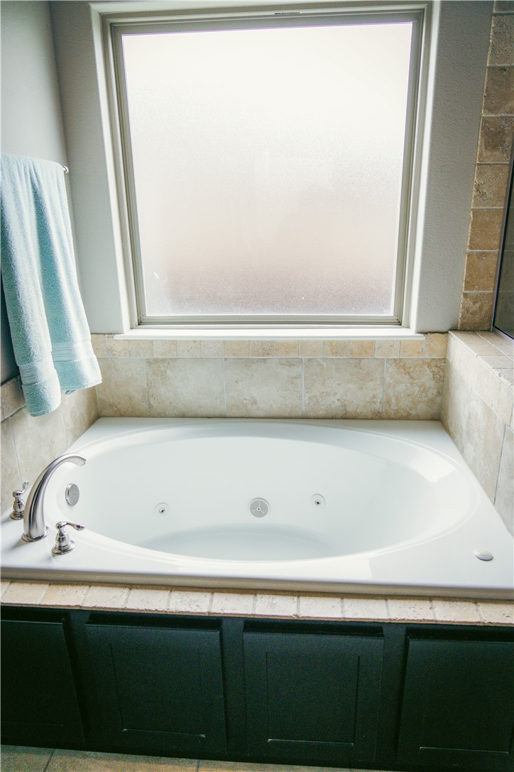 Hamptons, The Cave Spgs - Residential