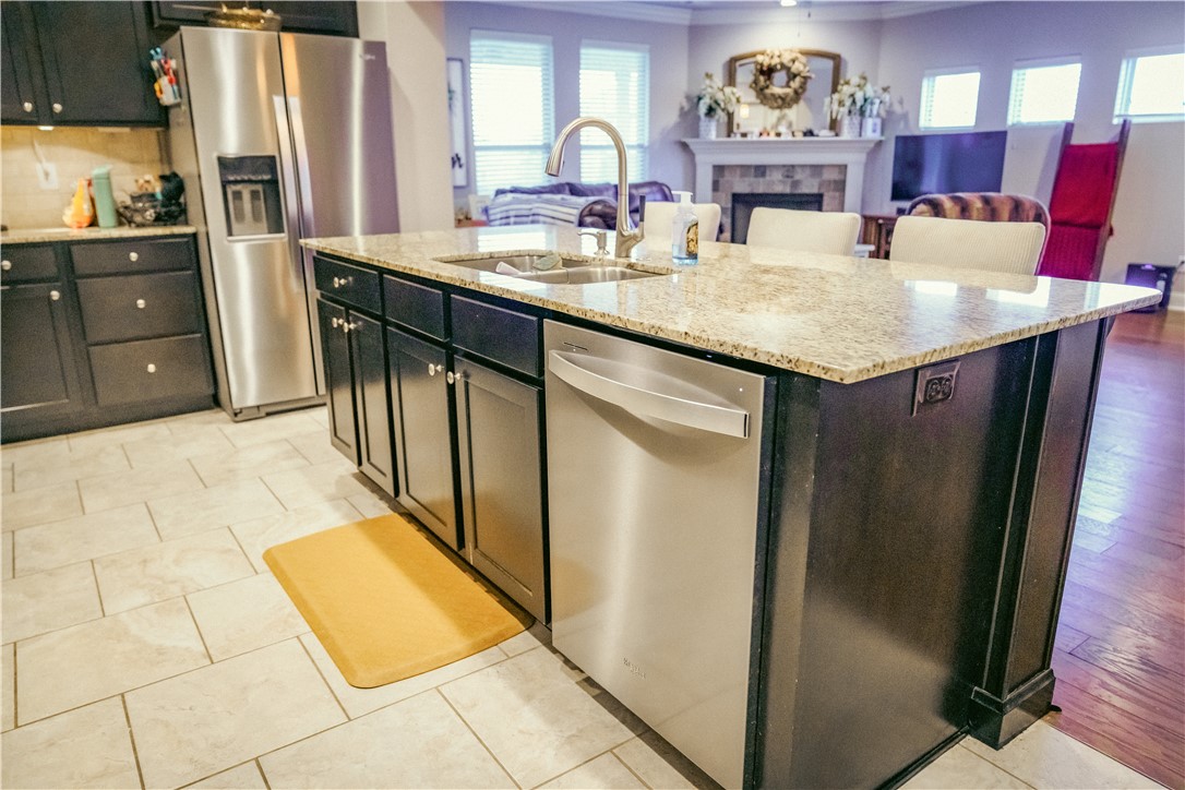 Hamptons, The Cave Spgs - Residential