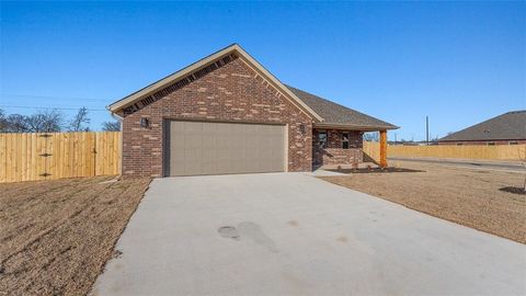 Photo of 104 W Gilpin Street, Farmington, AR 72730 (MLS # 1335179)