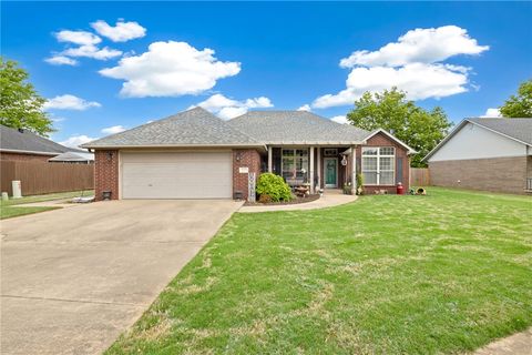 Photo of 612 Westwood Avenue, Prairie Grove, AR 72753 (MLS # 1344180)