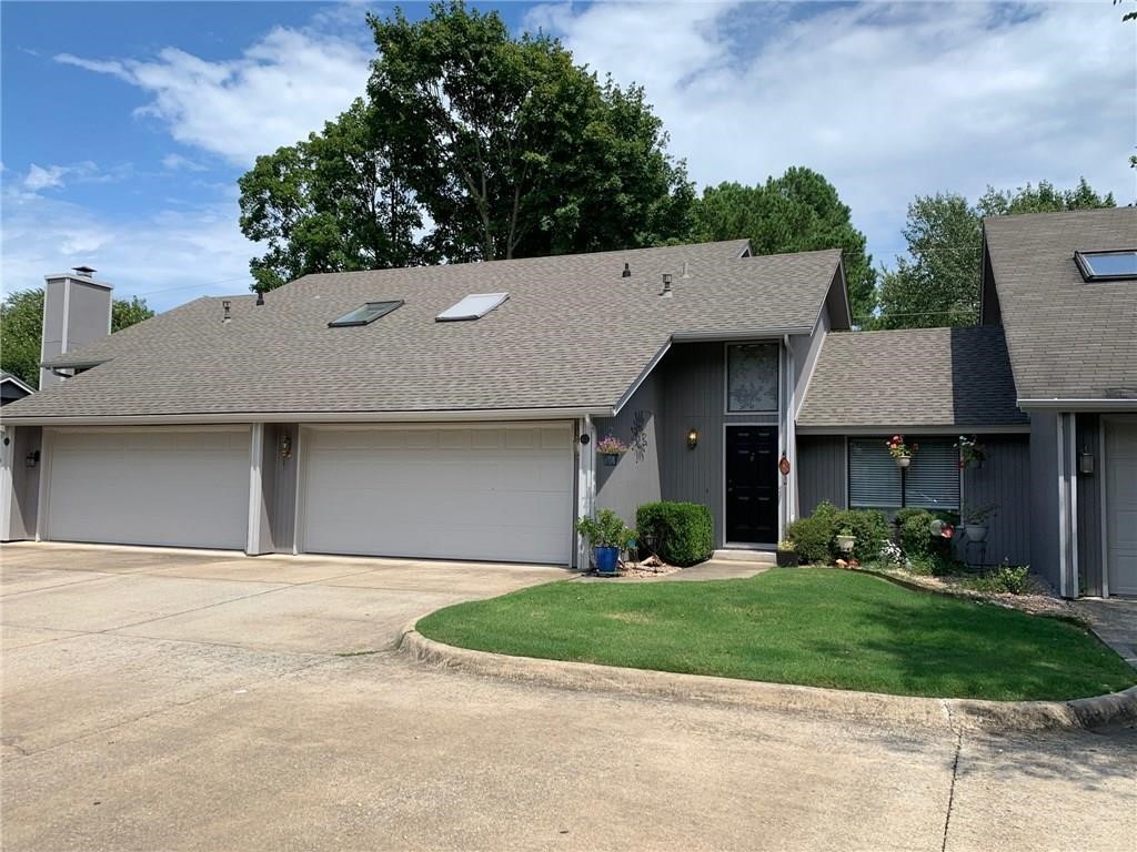 Silvertree Twnhms Ph 1Rogers - Residential Lease