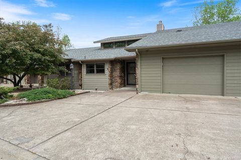 Photo of 12 Wedgewood Drive, Holiday Island, AR 72631 (MLS # 1343240)