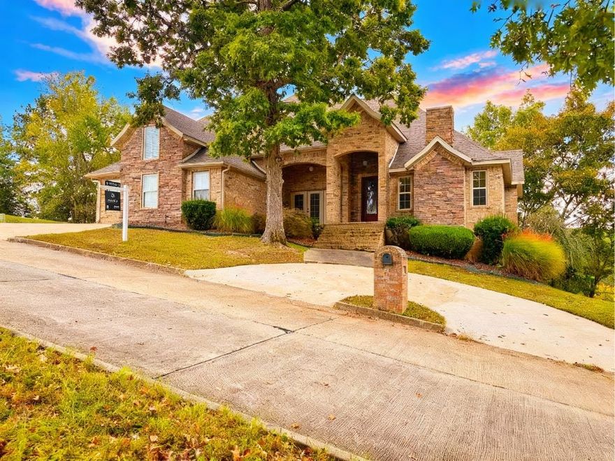 Welcome to your dream lake home! This exceptional property offers breathtaking views of Beaver Lake, providing the perfect blend of tranquility and luxury living. Step inside to discover spacious, light filled interiors with soaring ceilings, elegant finishes, and expansive windows that frame the sparkling water. Enjoy your very own boat slip in the shared 7 slip community dock. The gourmet kitchen is a chefās dream, featuring granite countertops and custom cabinetry.
Enjoy seamless indoor-outdoor living, ideal for entertaining or simply soaking in the serene surroundings. The primary suite is a true sanctuary, boasting a spa inspired bathroom. Additional highlights include a cozy fireplace, with a split bedroom layout. 
Located in a peaceful, upscale community, youāre just minutes from Prairie Creek Marina and Downtown Rogers. 
Donāt miss your chance to own this slice of paradise on Serenity Point Lane, where every day feels like a vacation! 
Prefered lender incentive: $7k lender credit + free appraisal!