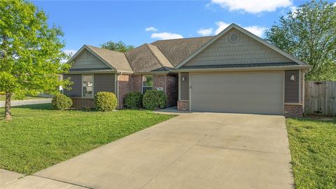 Photo of 470 Torino Place, Centerton, AR 72719 (MLS # 1343623)