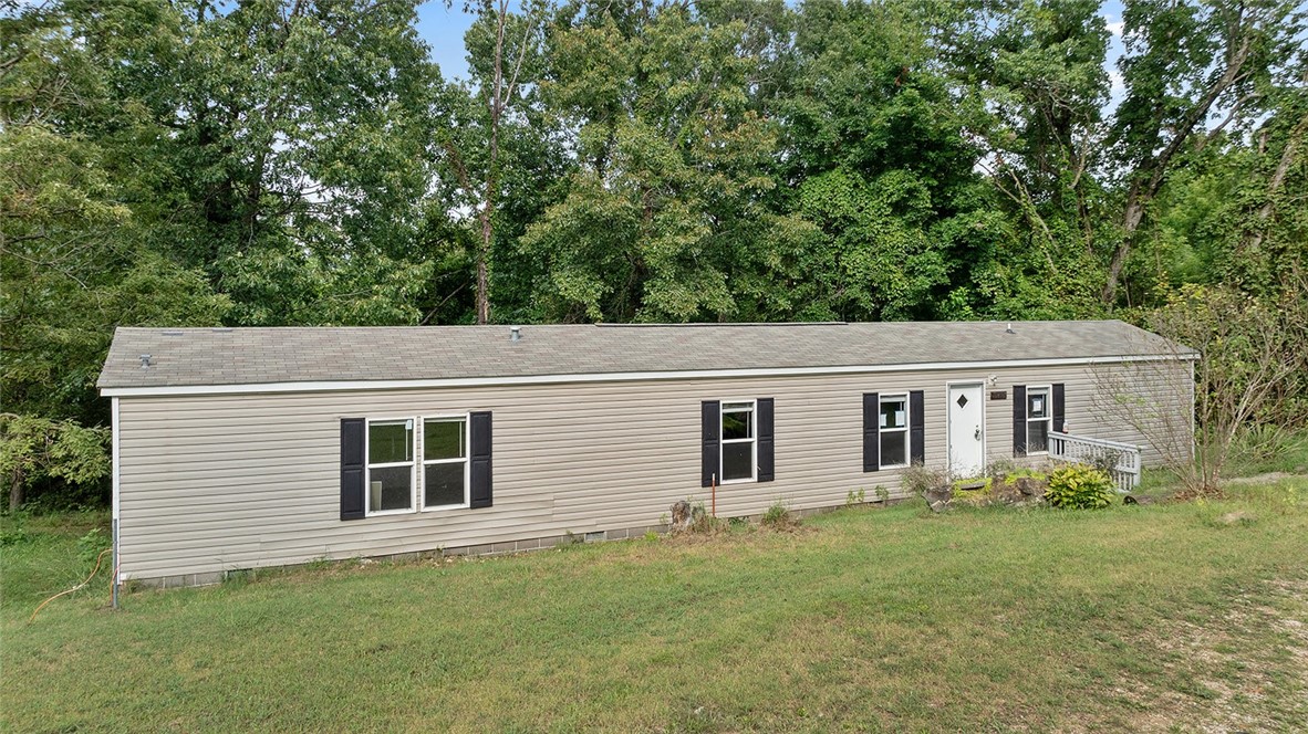 If youāre looking for a comfortable home with room to spread out, this 2-bedroom, 2-bath modular home on 5 acres could be the perfect fit. The home offers a straightforward, functional layout with an open living area, eat-in kitchen, and two full bathrooms. It provides everything you need in a manageable space.
The real draw is the landā5 private acres with plenty of room to enjoy the outdoors. Whether youāre looking for an affordable starter home, downsizing, or just want some breathing room away from town, this property delivers.
Approved borrowers will receive a closing cost credit of 1% of the loan amount up to $5,000 on their Closing Disclosure on their loan closing with Envoy Mortgage Branch NMLS #2659248 and Branch NMLS #2579798.