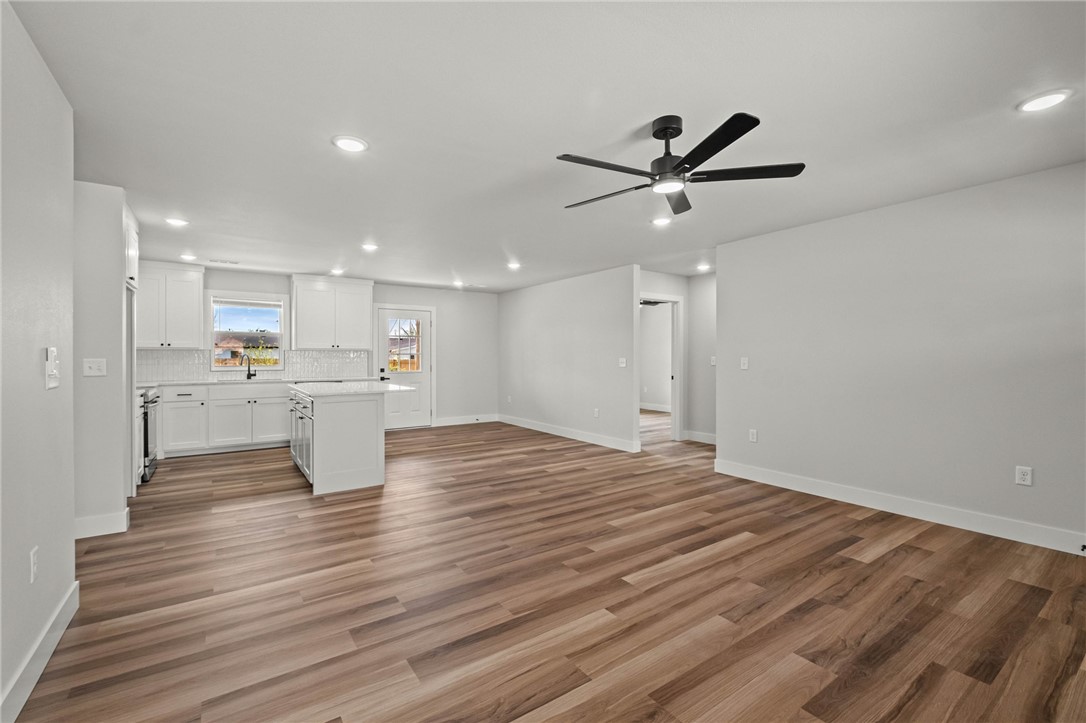 Bishop Manor Rogers - Residential