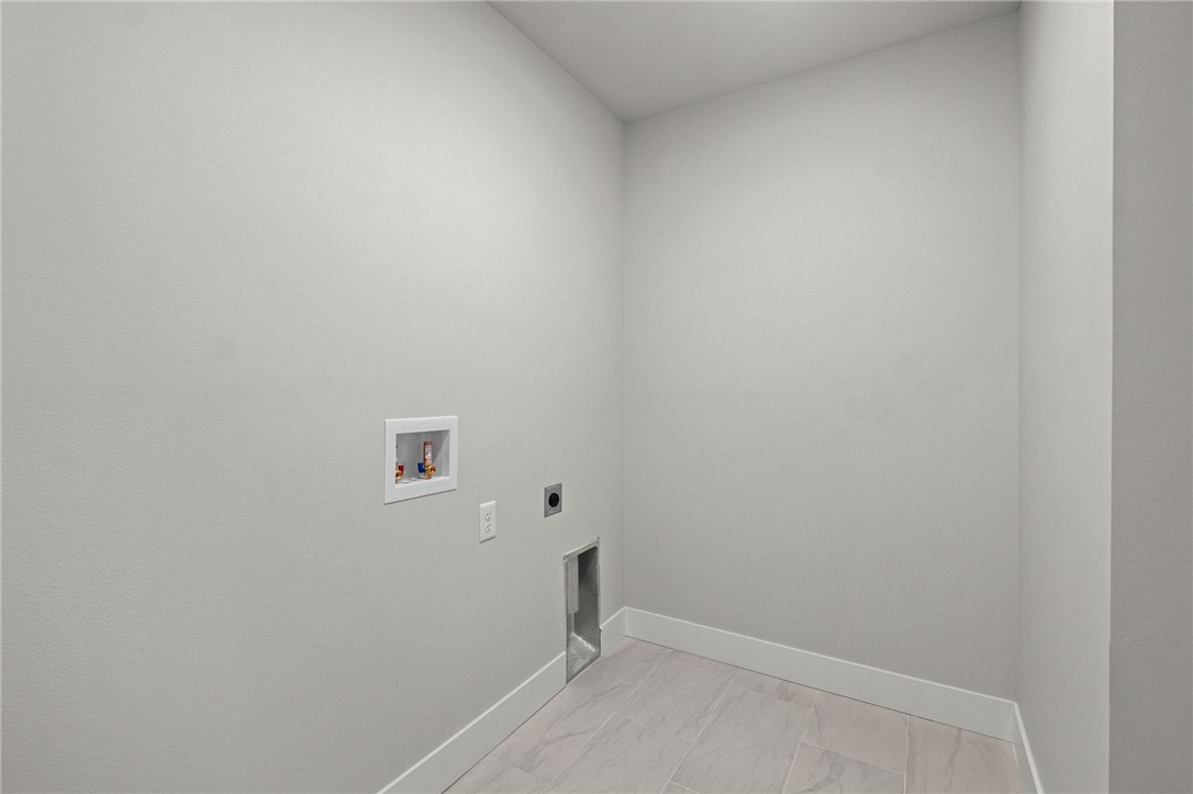 Bishop Manor Rogers - Residential