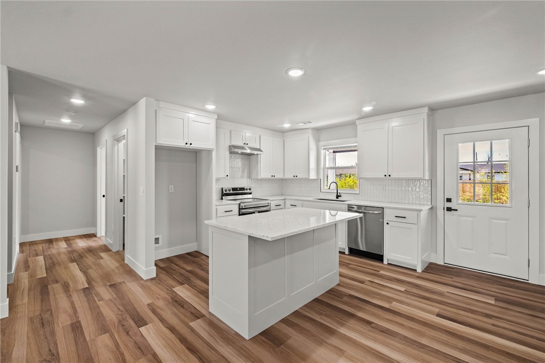 Bishop Manor Rogers - Residential