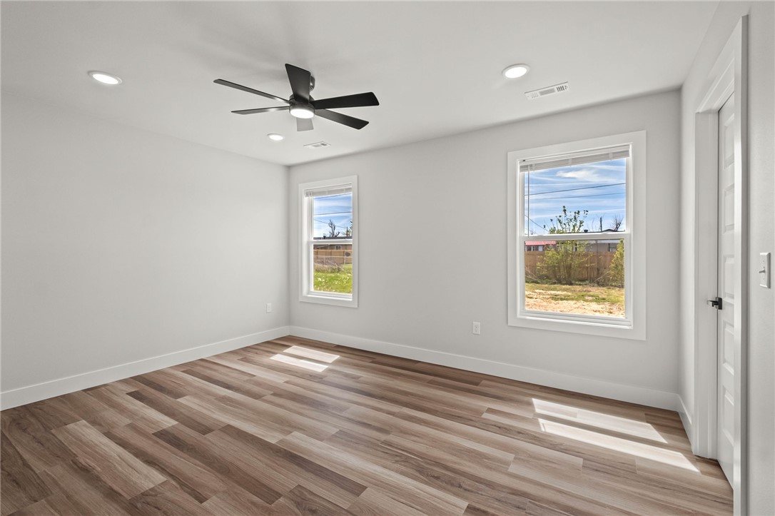 Bishop Manor Rogers - Residential