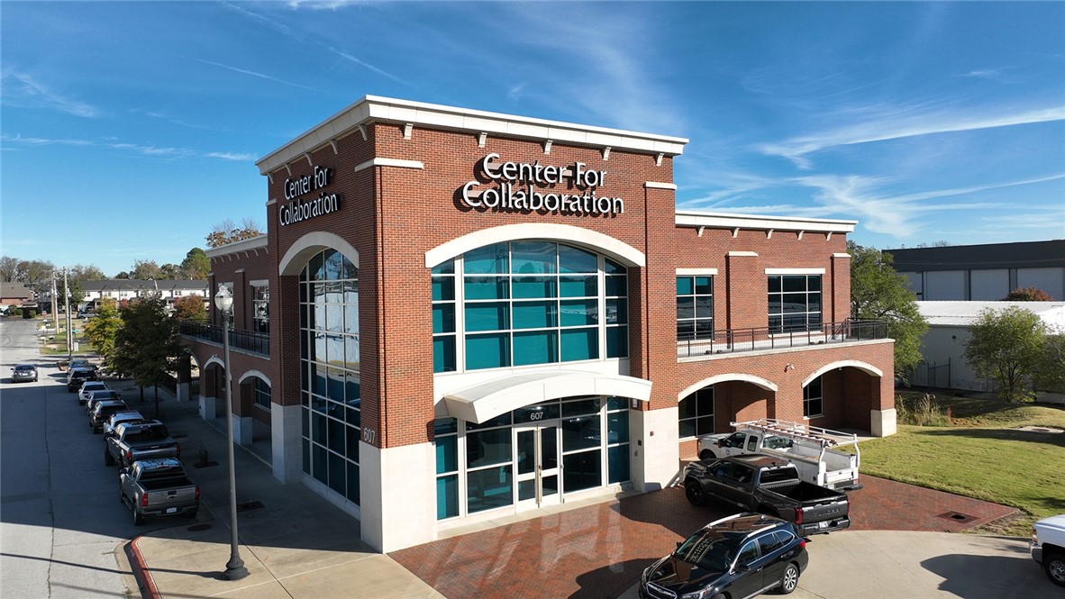 Beautiful second-generation collective workspace available for sublease in the heart of Bentonville, Arkansas. The property consists of a two-story Class B building with high-end finishes, large conference rooms, reception area, private parking lot and full kitchen. The building has a layout for a team environment with collective workspace perfect for group settings, conferences, idea lab, creative studio and many more uses. Walk to the Bentonville Square, restaurants, shopping and the Crystal Bridges Museum within minutes.