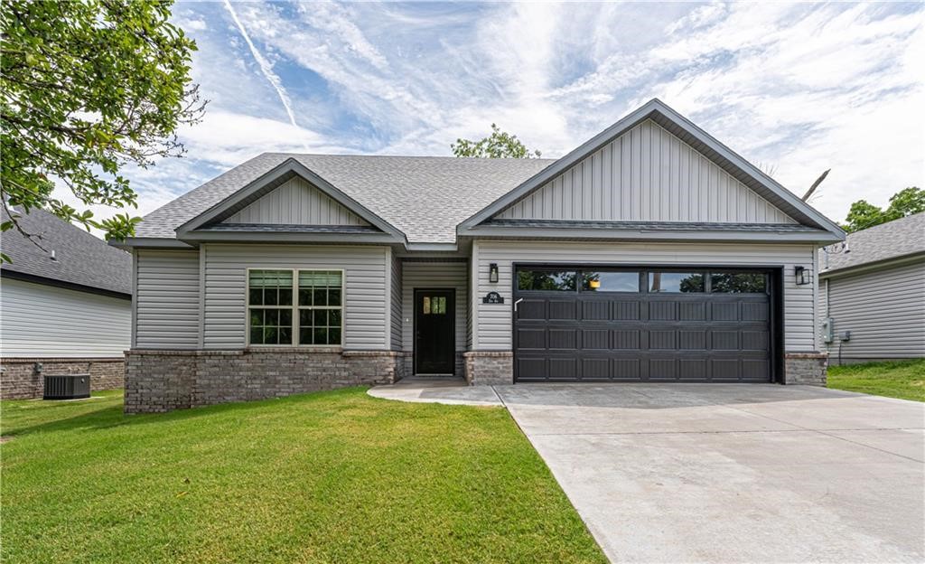 Welcome To Your Next Home! With Its Great Curb Appeal, Huge Lot, and All The Amenities You Could Ask For, It's Sure To Exceed Your Expectations. From The Custom Cabinets And Granite Countertops to The Wood-look Tile In The Main Living Areas, This Home Is Simply Stunning. The Primary Bath Features A Custom Shower And A Large Walk-In Closet, And The Pocket Office Area Is Perfect For Those Who Work From Home. And Let's Not Forget The Covered Back Patio With Tv And Grill Connections, Where You Can Relax And Enjoy The Outdoors. There Is Not A Nicer Rental Home In Gravette Than This One Right Here!...And Currently, This Is The ONLY Single Family Home Available For Rent In Gravette, So Don't Wait, Schedule A Showing Today! Background And Credit Check Required. Sorry, No Pets.