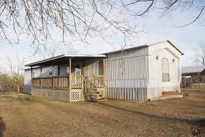 Great property and beautiful view! Short drive to Carver Access point. Joins Buffalo National Park for 1/4 mile.