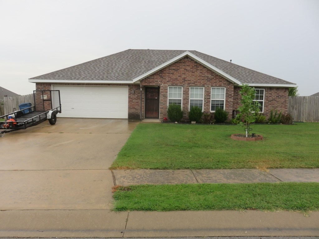 Very nice 3/2 house in established neighborhood just minutes from business district. The home is open with huge living room. Kitchen is very user friendly and has easy access to back yard for the kids. The master is separated from the other 2 bedrooms. The master has his and hers walk-in closets. Both extra bedrooms have plenty of room. The back yard is fenced for the pets and the lot is over 1/4 acre. Great location and less than 10 minutes to schools. Not many homes for sale on this street.
