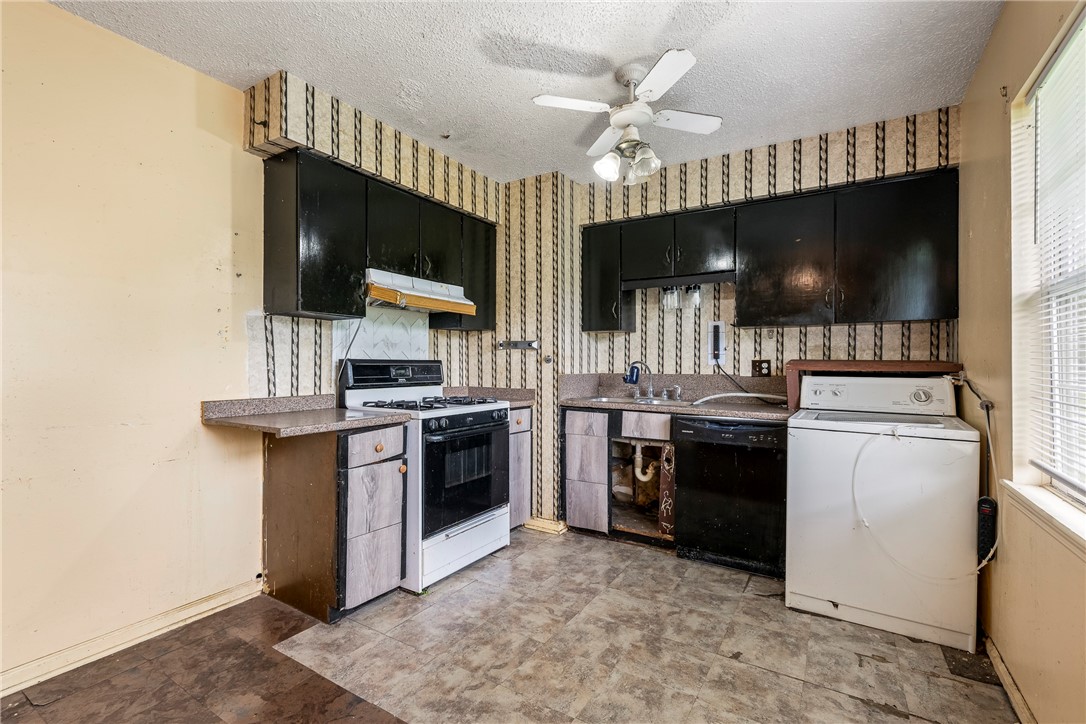 Dixieland Village 1st Add Rogers - Residential