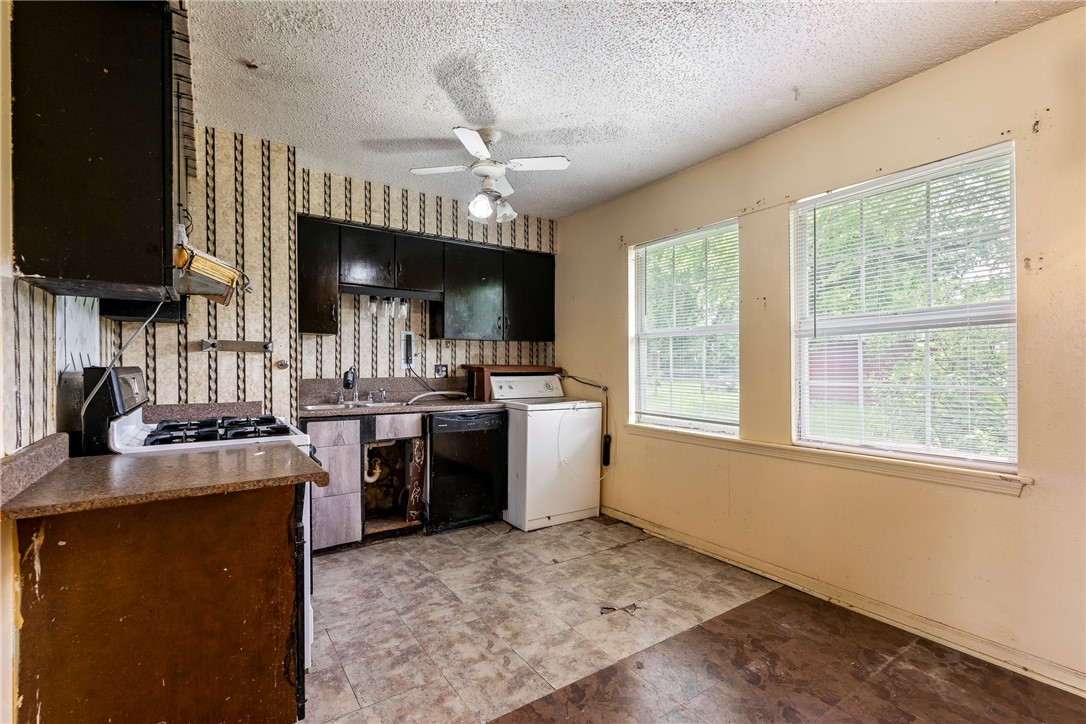 Dixieland Village 1st Add Rogers - Residential