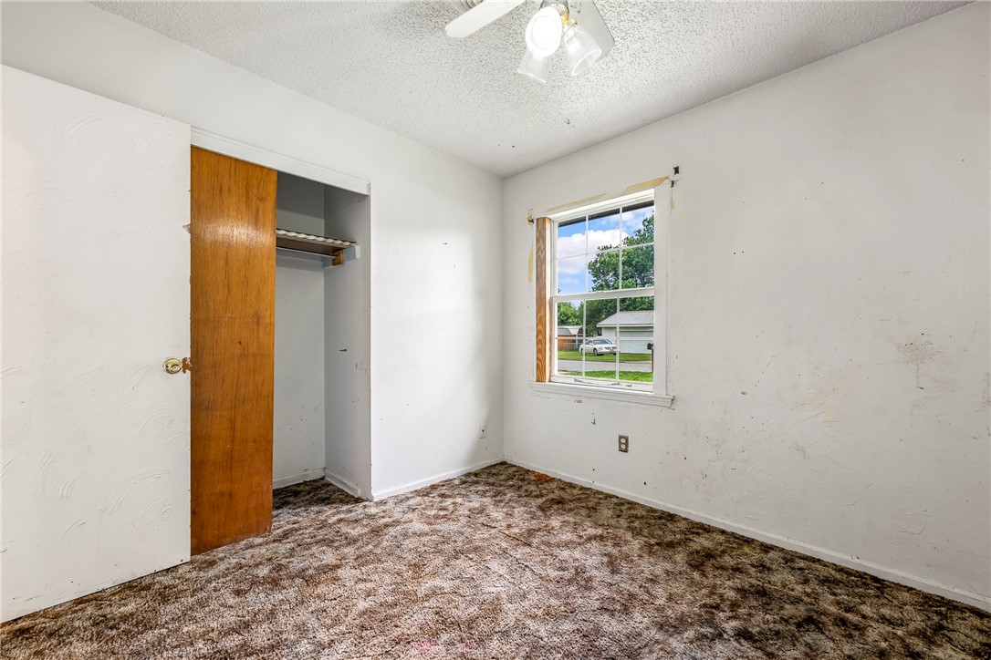 Dixieland Village 1st Add Rogers - Residential