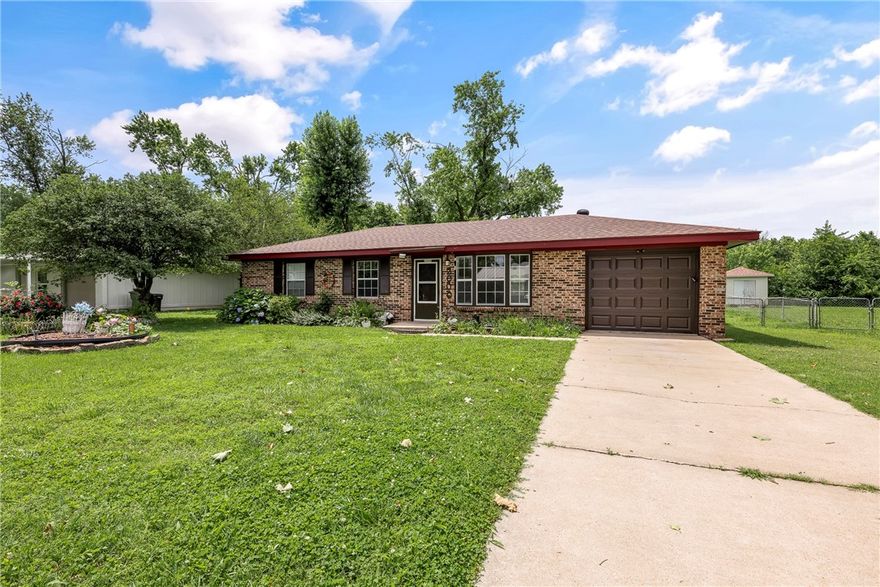 Great fixer upper in the heart of Rogers. This home has great bones and is just in need of some serious TLC. Fantastic opportunity for investors or first time home owners. With a little elbow grease and a vision, this place could be spectacular again! New roof in June 2024 as well as new garage door.
