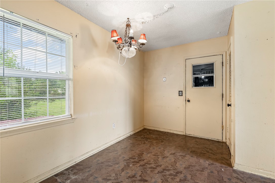 Dixieland Village 1st Add Rogers - Residential