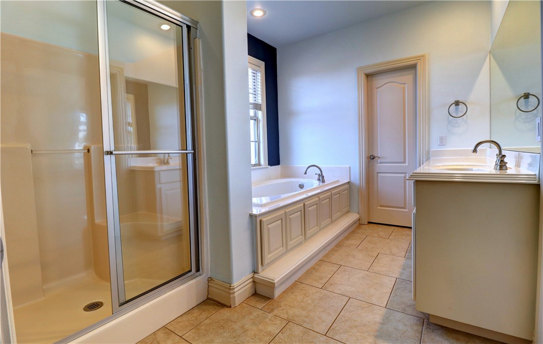 Pinnacle Gardens Sub Rogers - Residential
