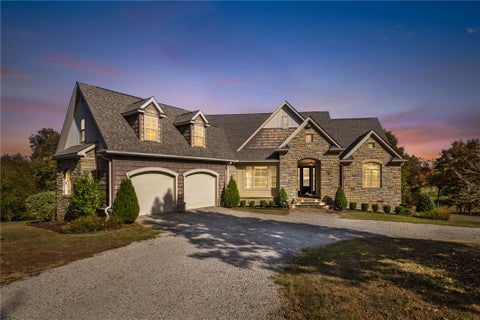 Photo of 1011 E Uniontown Street, Van Buren, AR 72956 (MLS # 1366116)