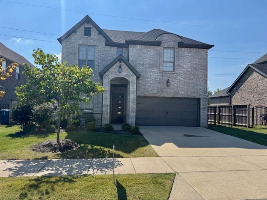 Don't miss out on this opportunity to live in an upscale neighborhood close to schools, community pool and everything Bentonville has to offer.  This spacious 5 bedroom, 4 bath home is fully equipped with a gas log fireplace, gas stove, plenty of counter space, covered back porch for entertaining and a fenced yard.  The primary suite includes a large walk-in closet and a private bath, while the additional bedrooms provide flexibility for guests, a home office, or playroom.