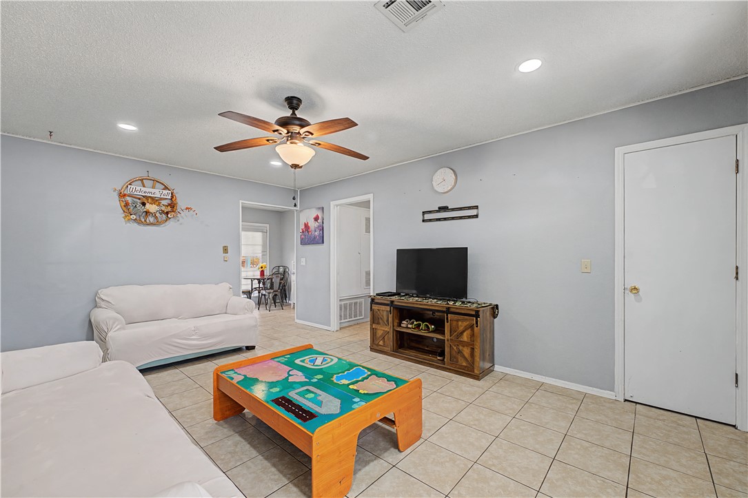 Banz 5th Add Rogers - Residential